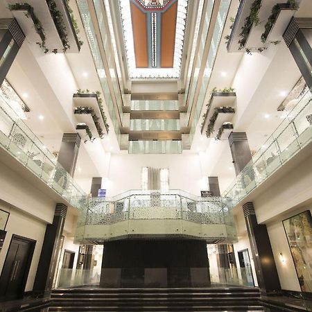 Le Meridien Бангалор Екстериор снимка