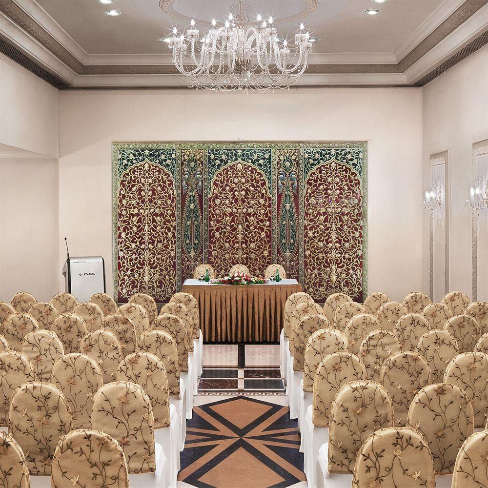 Le Meridien Бангалор Екстериор снимка