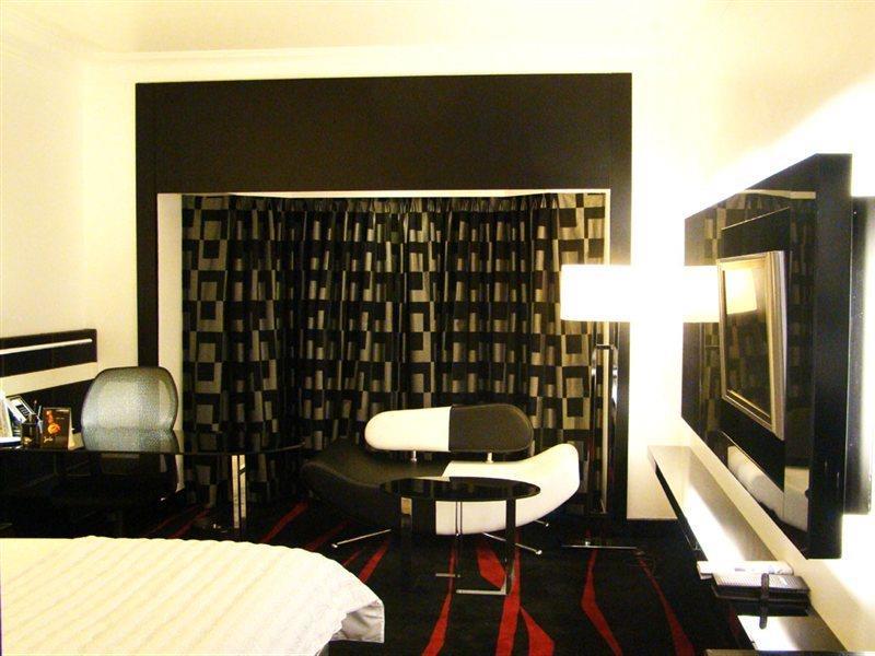 Le Meridien Бангалор Екстериор снимка