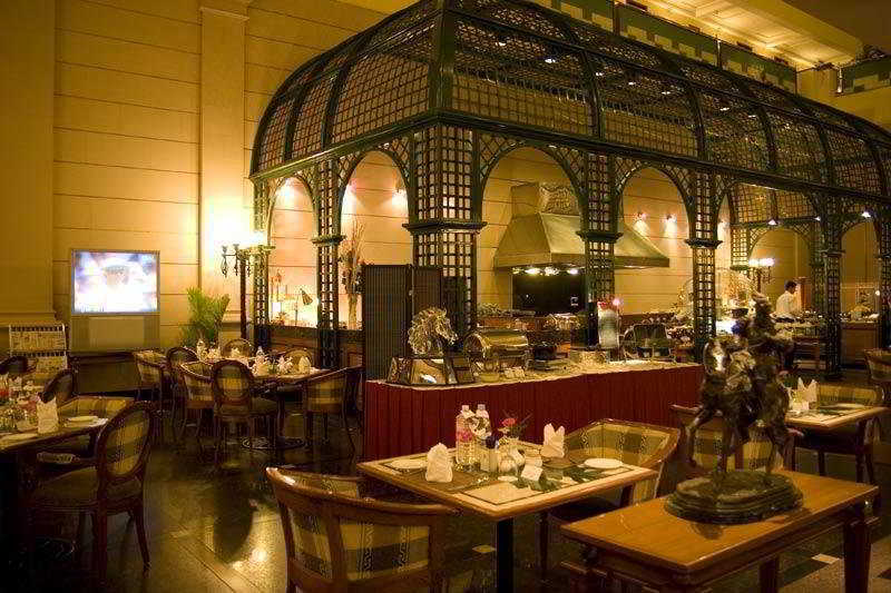 Le Meridien Бангалор Екстериор снимка
