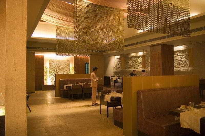 Le Meridien Бангалор Екстериор снимка