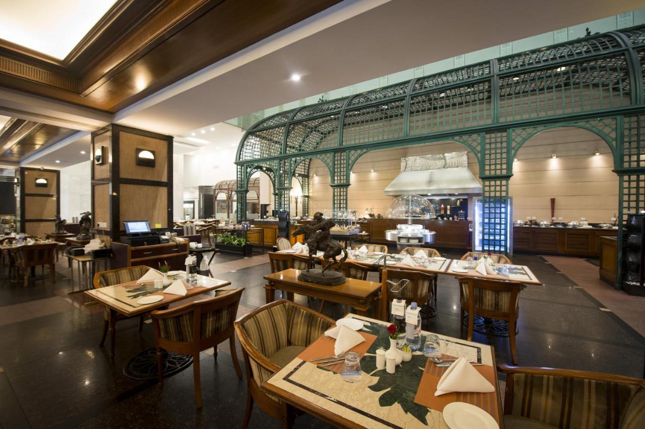 Le Meridien Бангалор Екстериор снимка