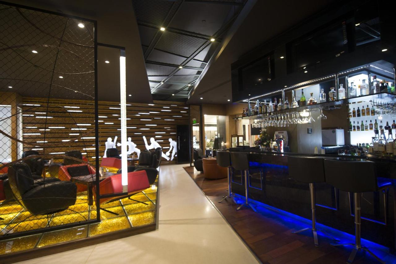 Le Meridien Бангалор Екстериор снимка