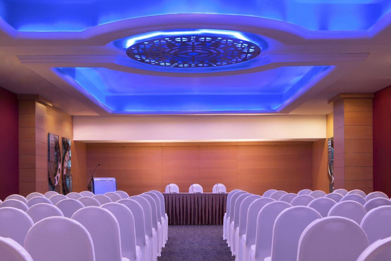Le Meridien Бангалор Екстериор снимка