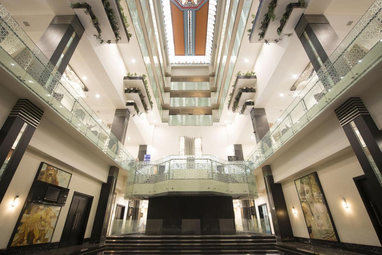 Le Meridien Бангалор Екстериор снимка